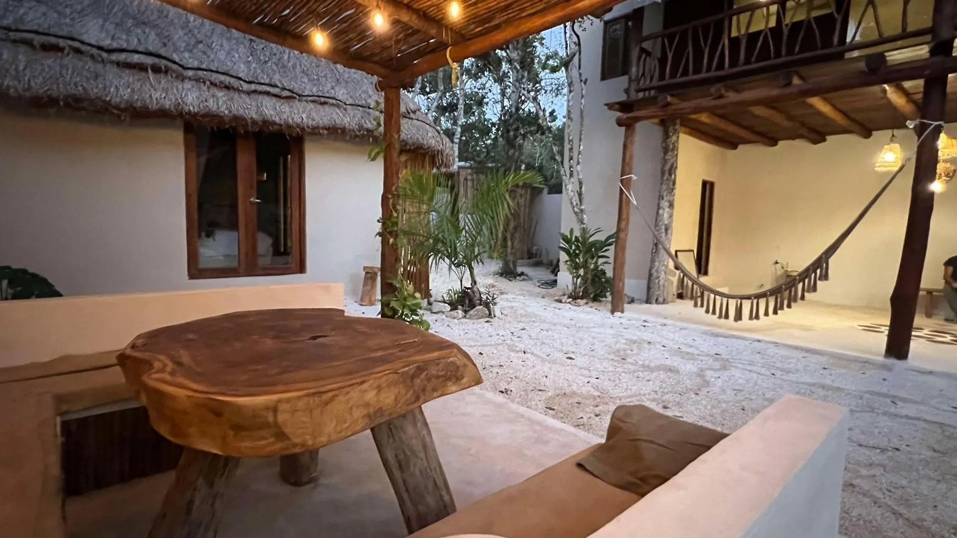 Lodge Tzunum Jade Tulum Pueblo Mexico
